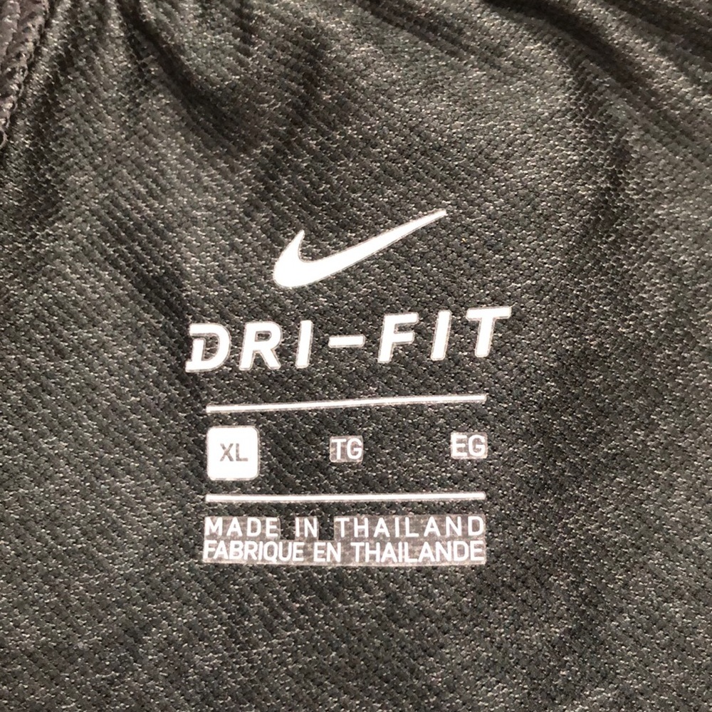 NIKE girls athletic short - Picture 2 of 2